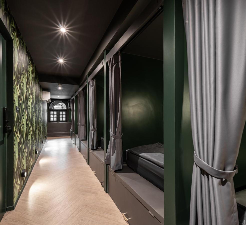 Cher Hostel Бангкок Екстер'єр фото