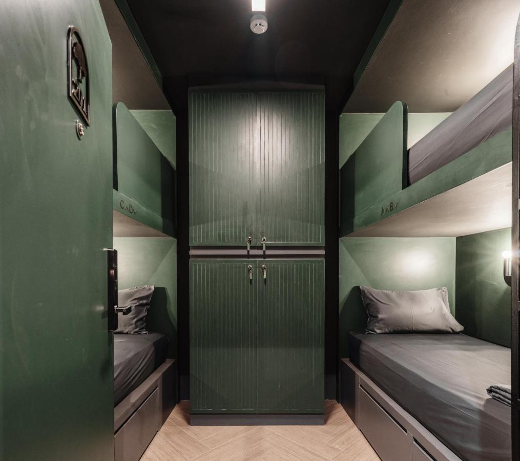 Cher Hostel Бангкок Екстер'єр фото