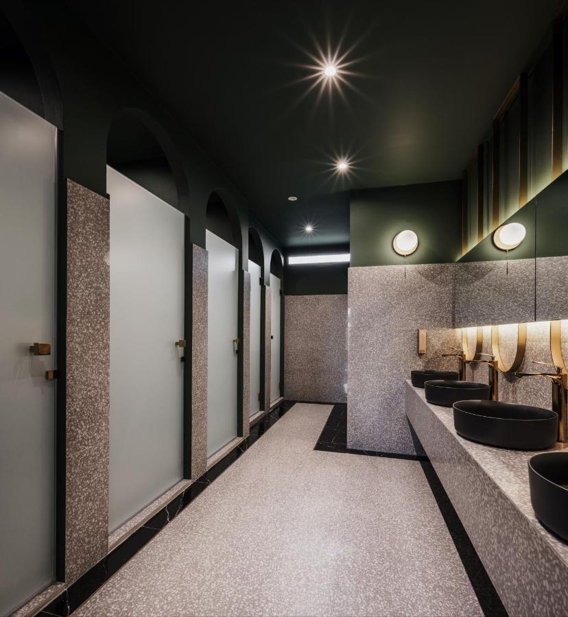 Cher Hostel Бангкок Екстер'єр фото