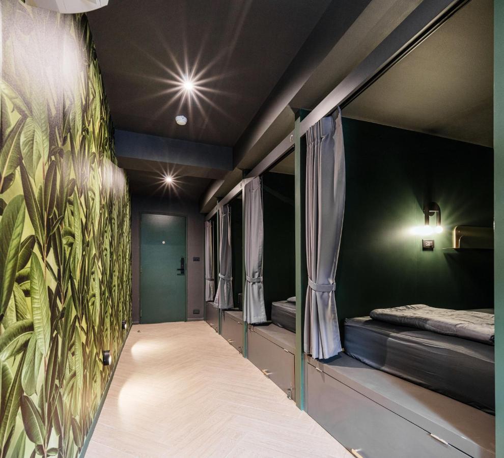 Cher Hostel Бангкок Екстер'єр фото